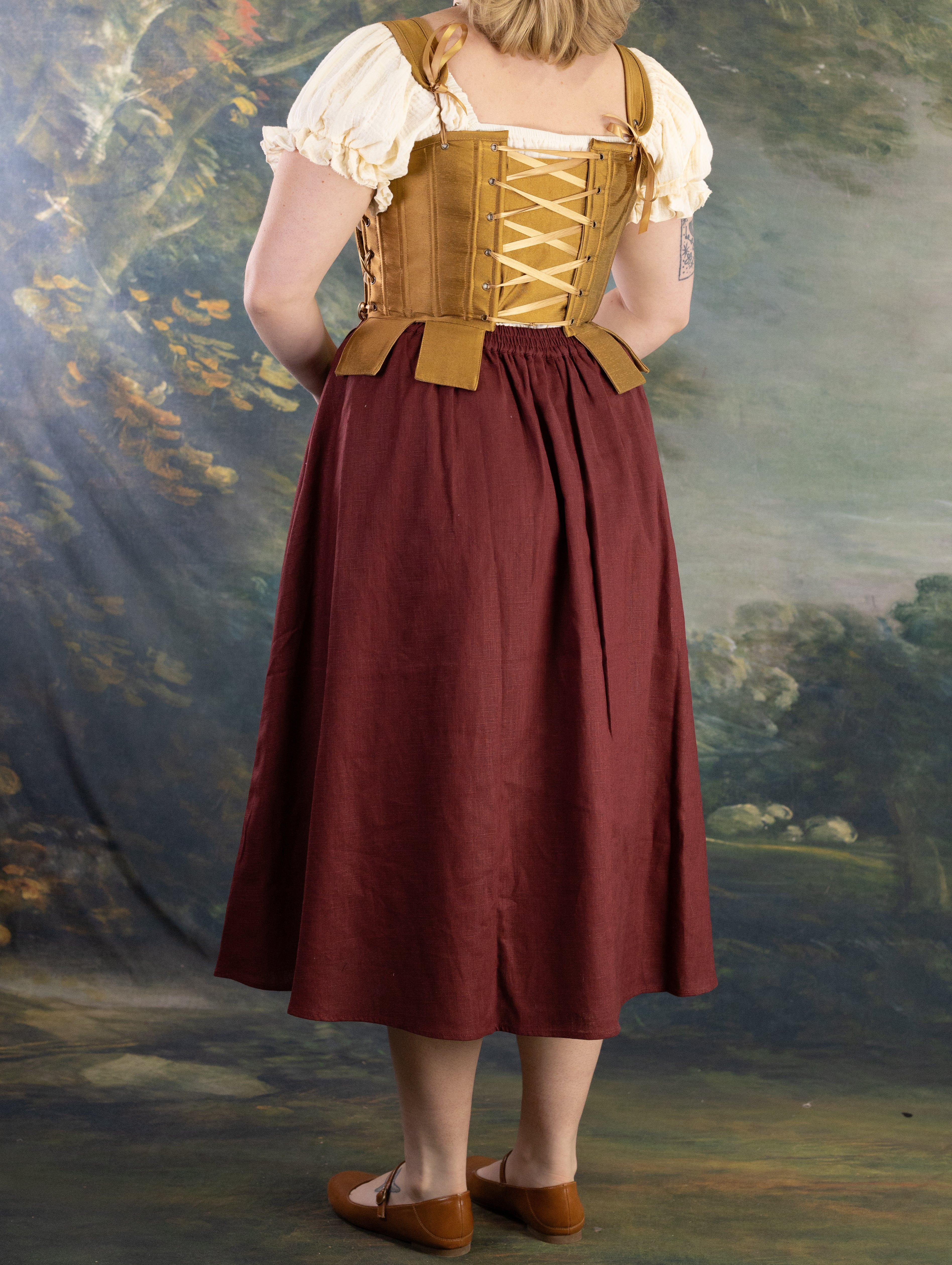 Gold Tabbed Tudor Stays - Image 14